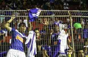 Torcida do Cruzeiro dentro do Barrado, jogo que marcou o tricampeonato brasileiro