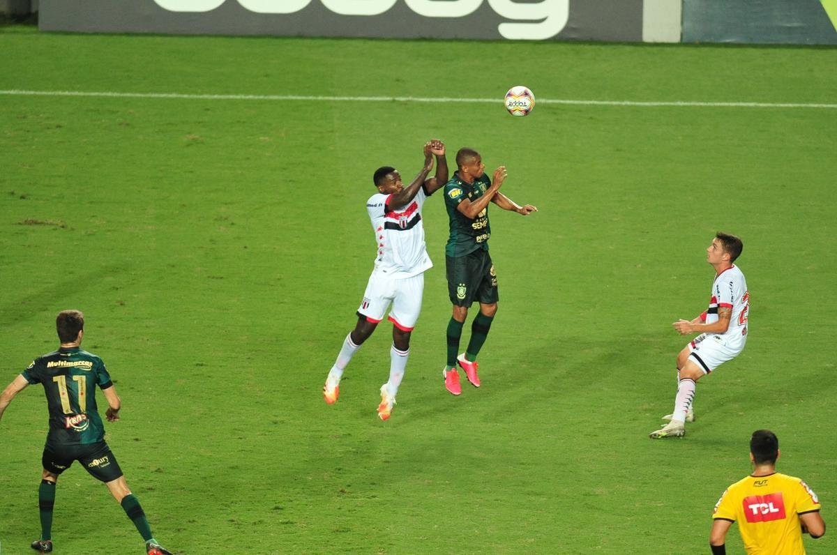 Amrica e Botafogo-SP se enfrentaram no Independncia, pela 35 rodada da Srie B