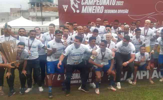 North Club festeja ttulo da Segunda Diviso do Campeonato Mineiro