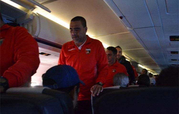 Imagens do embarque do Deportivo Lara para Belo Horizonte