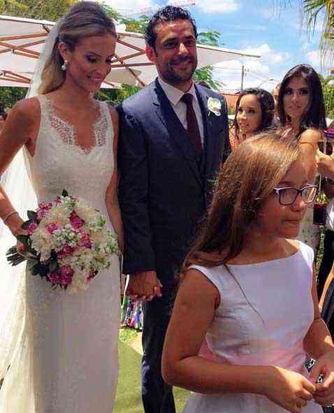 Atacante Fred se casou neste sábado com Paula Armani em chácara de Nova Lima-MG