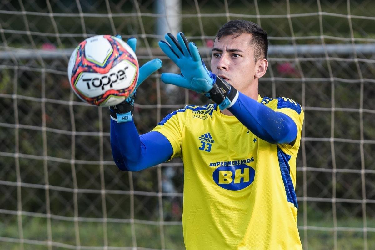 Atacante Guilherme Bissoli realizou primeiro treino com os novos companheiros de Cruzeiro nesta quarta-feira, dia 5 de maio