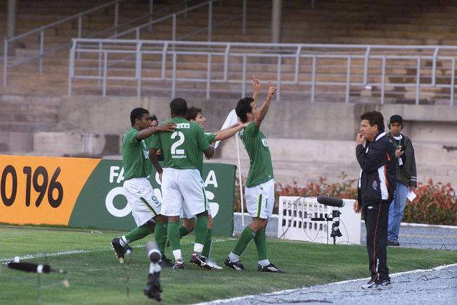2004: em um ano razoável, o Palmeiras não levantou nenhuma taça, mas conquistou vaga na Libertadores de 2005 devido à 4ª colocação no Brasileiro