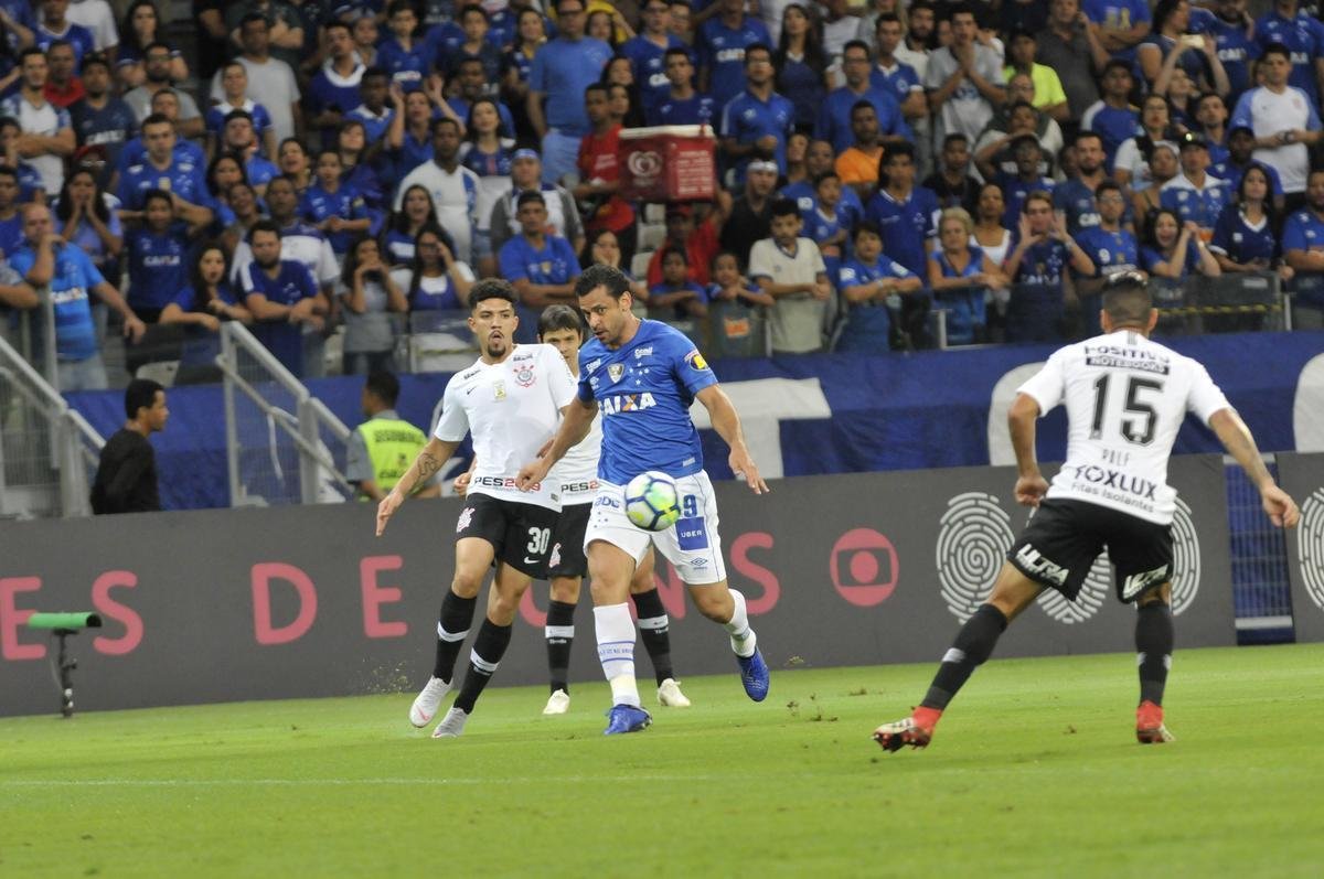 Fotos de Cruzeiro x Corinthians, no Mineiro, pela 34 rodada do Campeonato Brasileiro
