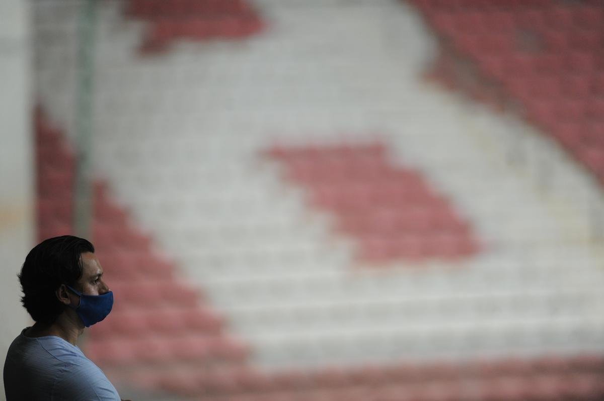 Fotos do jogo entre Amrica e Cruzeiro, no Independncia, em Belo Horizonte, pela 25 rodada da Srie B do Brasileiro