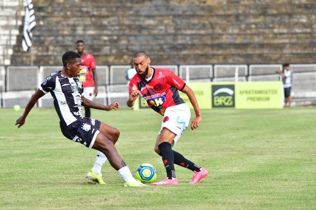 Fotos da derrota do Pouso Alegre para a Inter de Limeira. A equipe paulista venceu o duelo por 3 a 0, no Est�dio Major Levy Sobrinho, em Limeira, pela segunda rodada da S�rie D