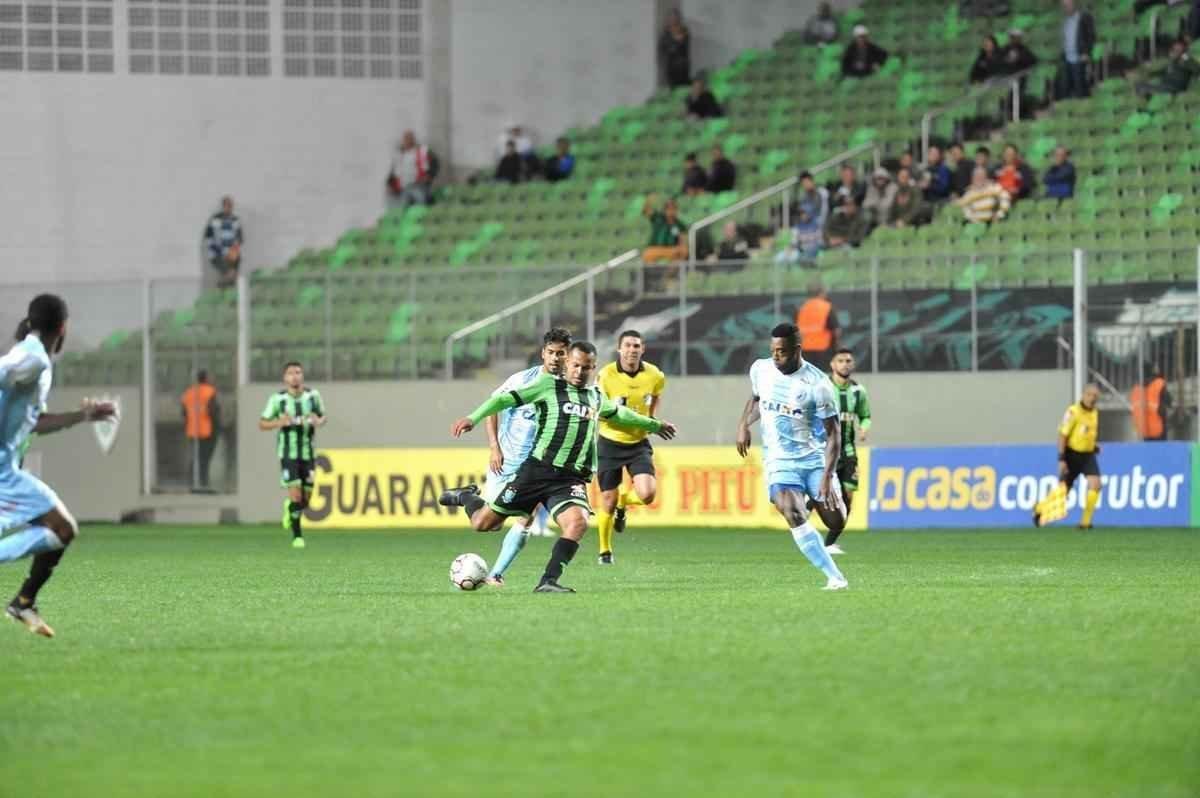 Amrica e Londrina se enfrentaram no Independncia, pela 18 rodada da Srie B do Brasileiro