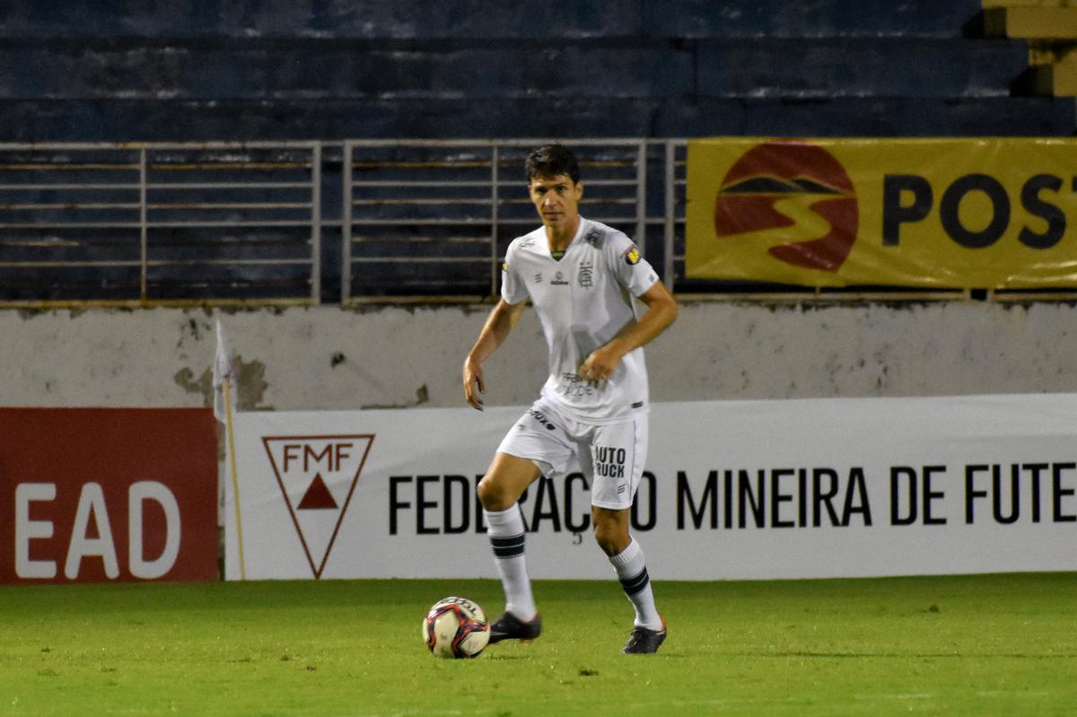 Fotos do jogo entre Pouso Alegre e América no Estádio Melão, em Varginha, pela terceira rodada do Campeonato Mineiro