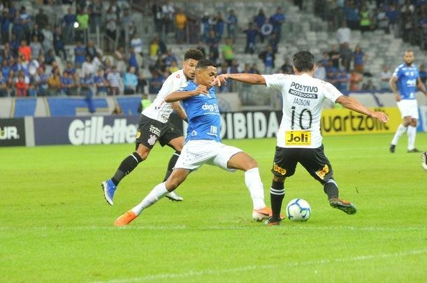Fotos de Cruzeiro x Corinthians, no Mineiro, pela oitava rodada do Campeonato Brasileiro