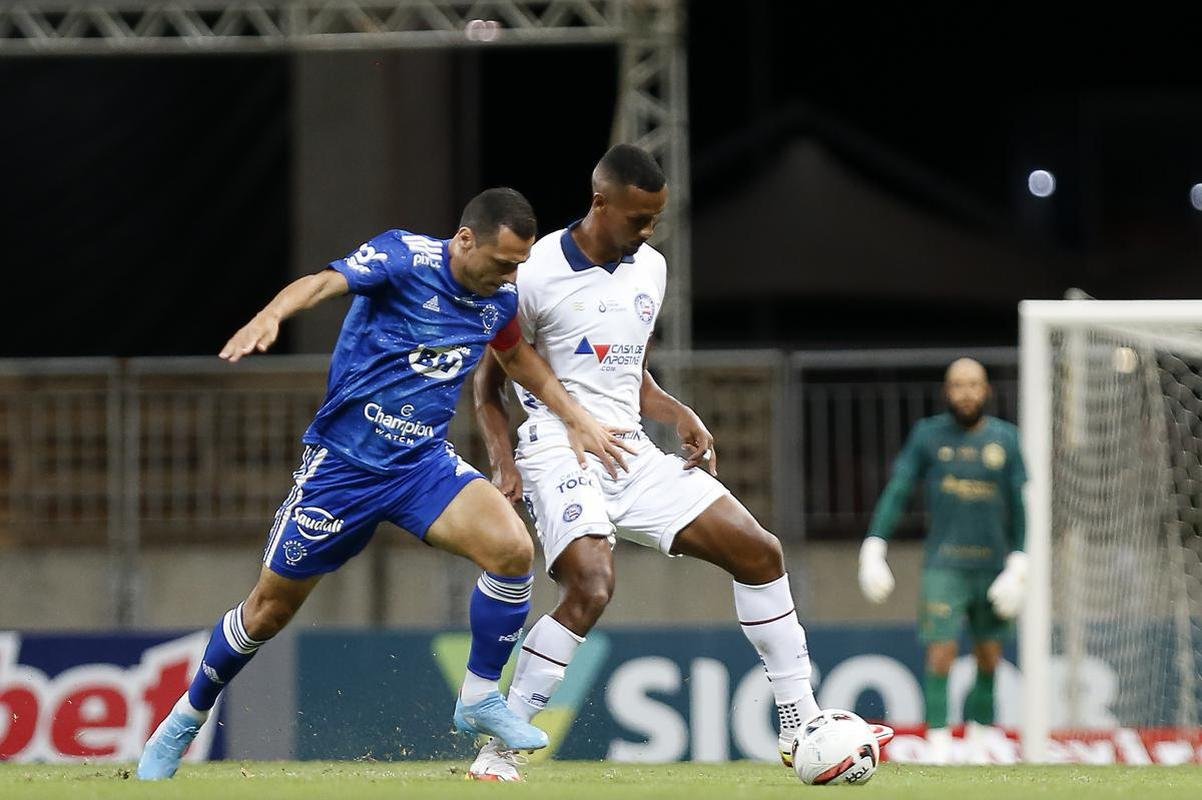 Fotos da partida entre Bahia e Cruzeiro, na Fonte Nova, em Salvador, pela primeira rodada da Srie B de 2022