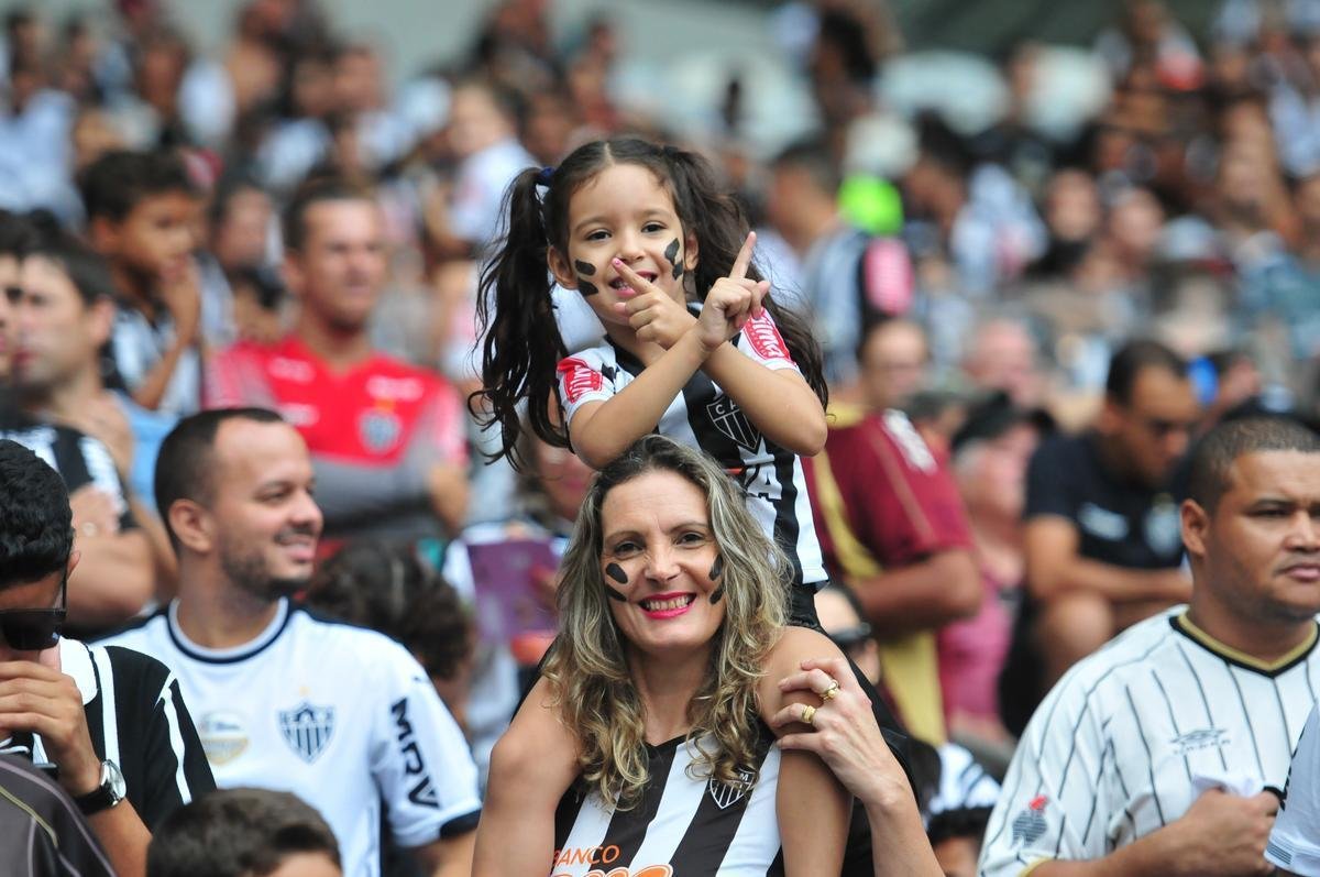 Fotos das torcidas de Atltico e Amrica no clssico deste domingo, no Mineiro, pela 10 rodada do Estadual