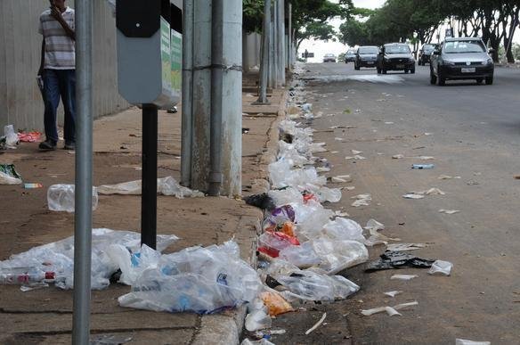 Faces organizadas Mfia Azul e Pavilho Independente se digladiaram fora do Mineiro e festa pelo tricampeonato foi cancelada