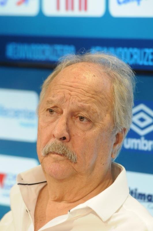 Novo gestor de futebol do Cruzeiro, Zez Perrella deu entrevista nesta sexta-feira, na Tocada Raposa II