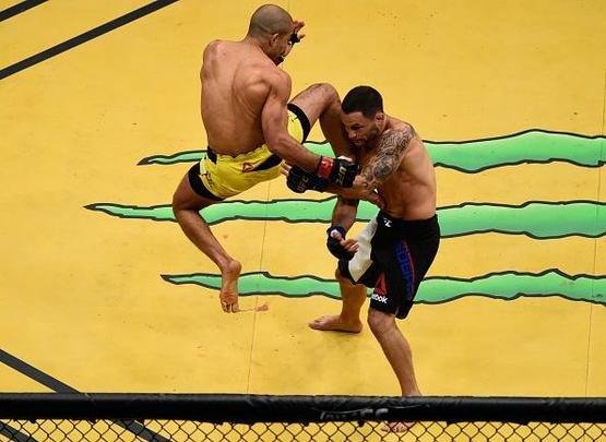 Imagens do retorno triunfal de José Aldo ao UFC