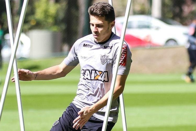 Emprestado pelo Atltico, Leonan  titular do Fortaleza de Rogrio Ceni.