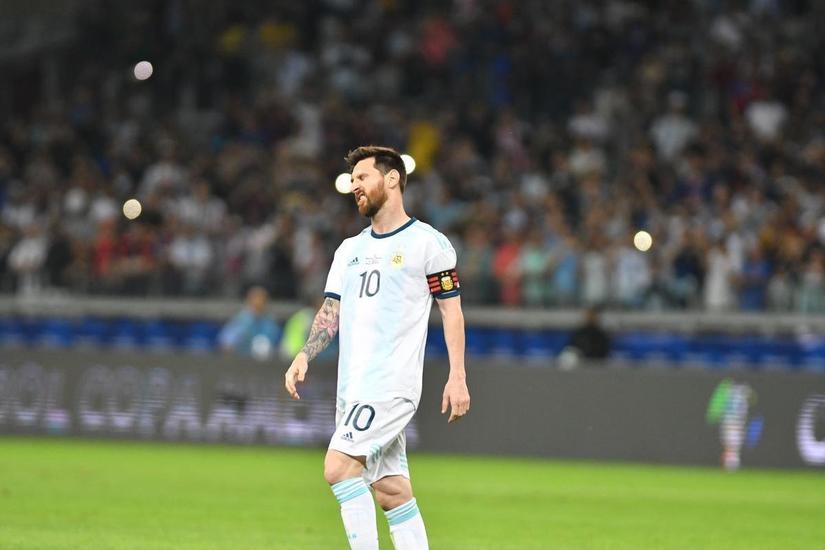 Fotos do empate por 1 a 1 entre Argentina e Paraguai, no Mineiro, pela Copa Amrica