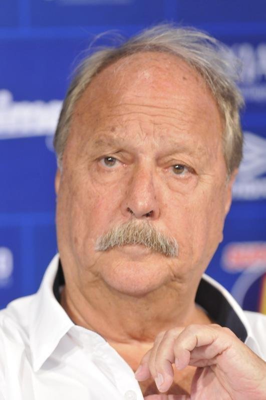 Cruzeiro apresentou o volante Jadson e o lateral-direito Luis Orejuela, primeiros reforos para a temporada