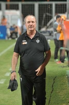 Lances do primeiro tempo do duelo entre Atltico e Defensor, pela terceira fase da Copa Libertadores