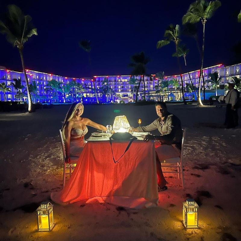 Hulk com a esposa e a filha em Punta Cana