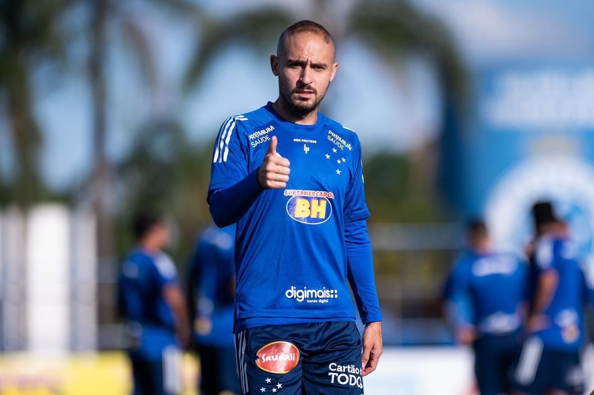 A entrada de Rgis significaria uma mudana de esquema ttico no Cruzeiro