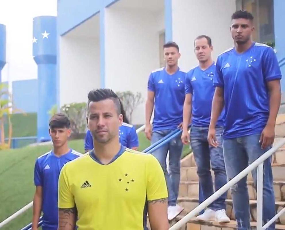 Nova coleo de uniformes do Cruzeiro, confeccionada pela Adidas, para 2020