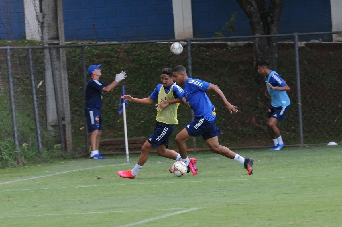 Fotos do treino do Cruzeiro desta quinta-feira, na Toca da Raposa II (crdito: Juarez Rodrigues/EM D.A Press)
