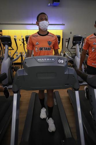 Atltico treina em Feira de Santana aps classificao