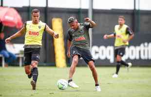 Imagens do primeiro treino de Eduardo Vargas pelo Atltico