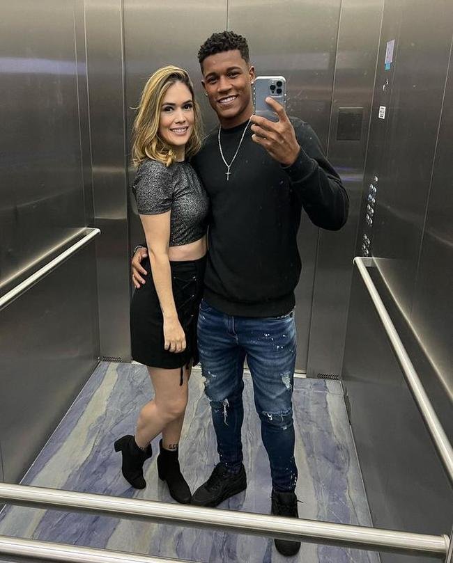 Geovane Jesus curte f�rias com a esposa