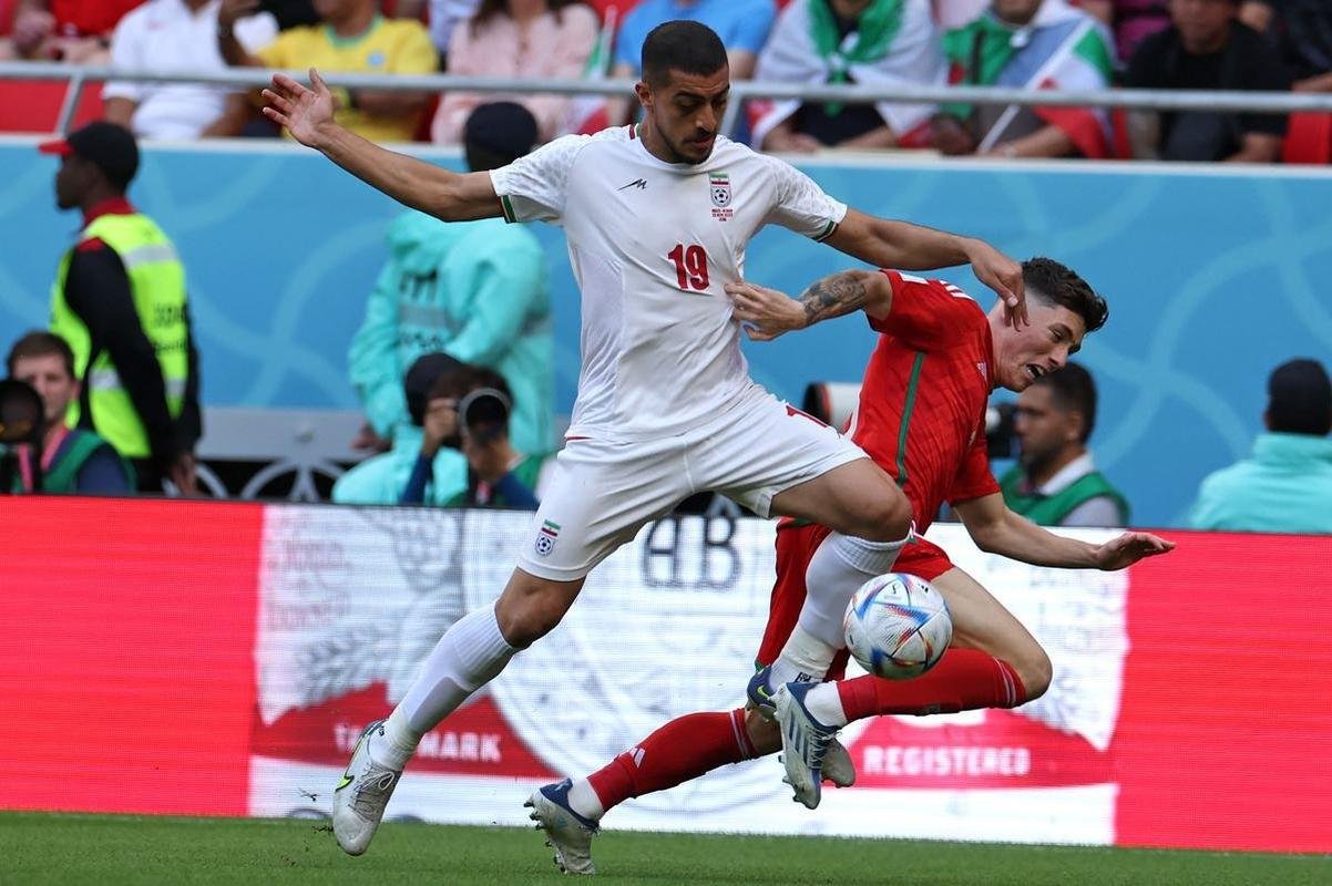 Pela segunda rodada do Grupo B da Copa do Mundo do Catar, Pas de Gales e Ir duelam no Estdio Ahmad Bin Ali, em Al Rayyan