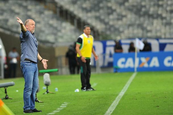 Goleiro Felipe, do Uberlndia, parou Fred em lances incrveis no Mineiro