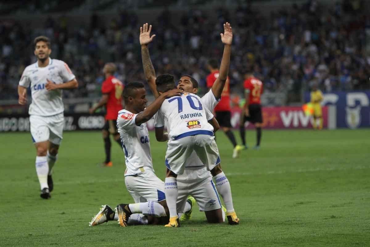 Imagens da partida entre Cruzeiro e Sport, duelo vlido pela 21 rodada da Srie A do Campeonato Brasileiro