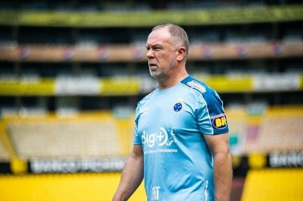Fotos do treino do Cruzeiro no Estádio Monumental Isidro Romero Carbo, em Guayaquil