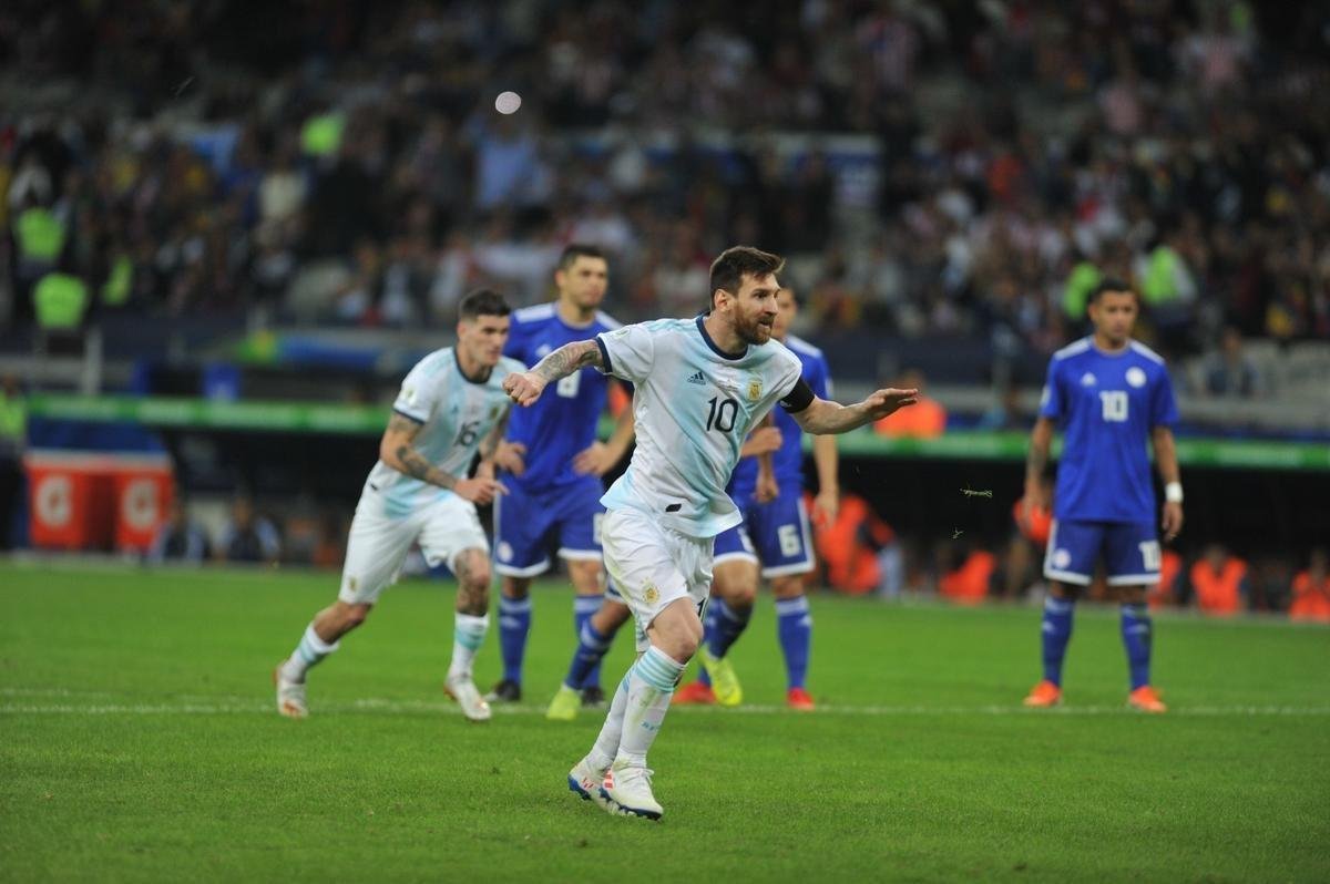 Fotos do duelo entre Argentina e Paraguai, no Mineiro, pela Copa Amrica