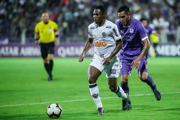 Imagens da partida entre Defensor e Atlético, em Montevidéu, pela Libertadores