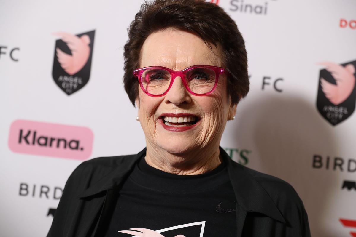 Billie Jean King - A ex-tenista estadunidense foi um dos grandes nomes da modalidade nos anos 1970. Conquistou 129 ttulos de simples, sendo 12 Grand Slams. Nas duplas, conquistou ainda 27 ttulos (16 nas femininas e 11 nas mistas).  lsbica.