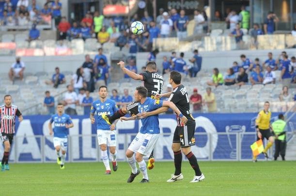 Fotos do jogo entre Cruzeiro e So Paulo