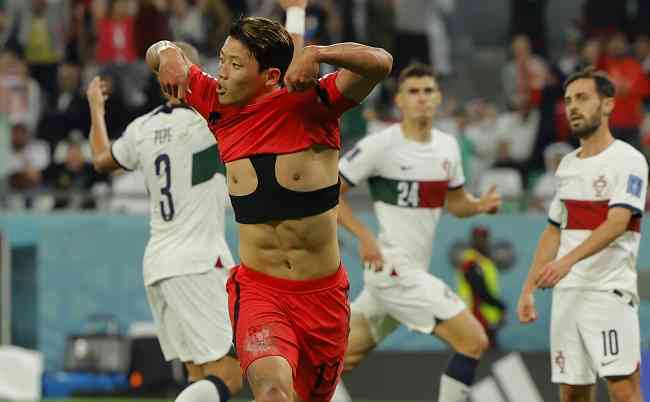 Coreia do Sul saiu atrs, mas conseguiu a classificao na Copa ao vencer Portugal