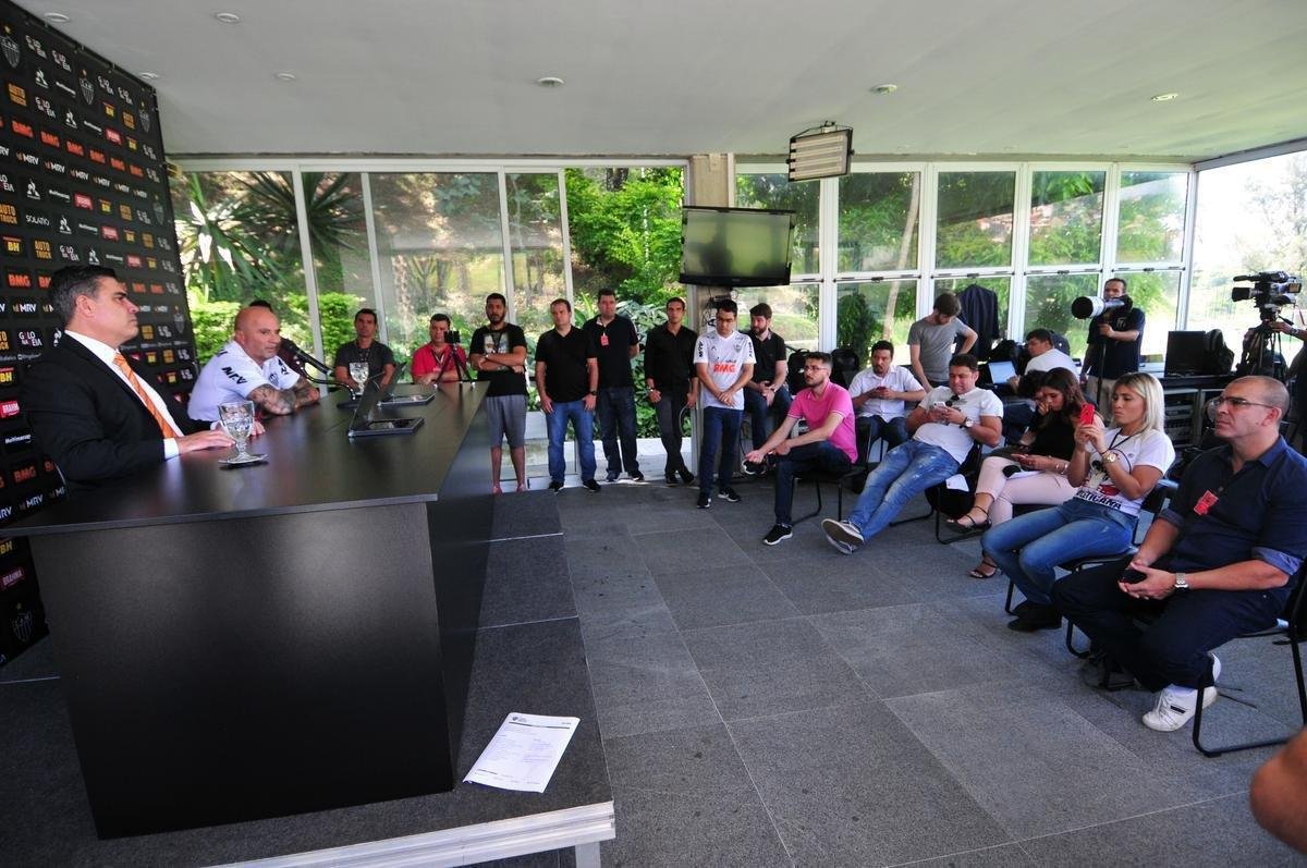 Jorge Sampaoli foi apresentado na tarde desta segunda-feira como novo tcnico do Atltico