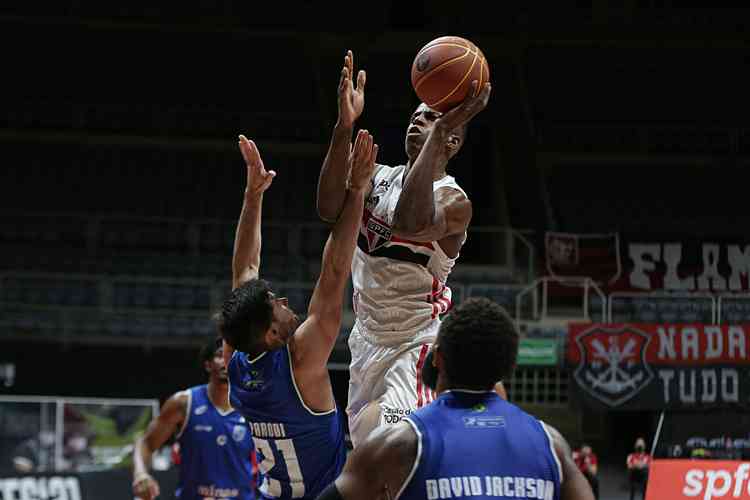 Com fim de jogo emocionante, Basquete Tricolor derrota o Franca no Morumbi  - SPFC