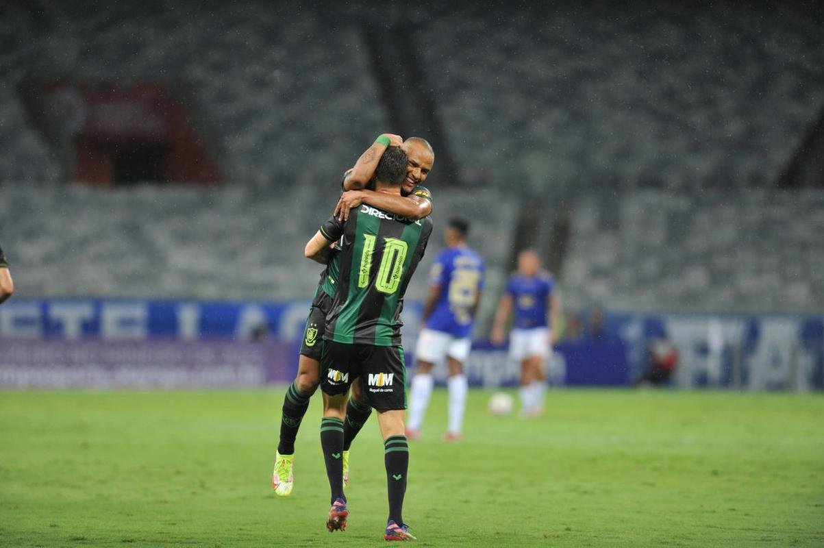 Fotos do cl�ssico entre Cruzeiro e Am�rica, no Mineir�o, em BH, pela 3� rodada do Campeonato Mineiro