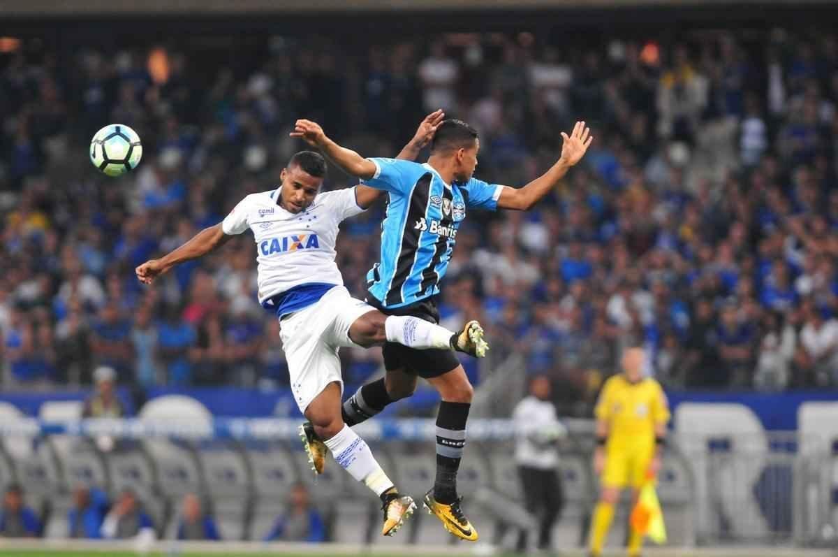 Fotos do primeiro duelo do duelo entre Cruzeiro e Grmio, no Mineiro, pela semifinal da Copa do Brasil