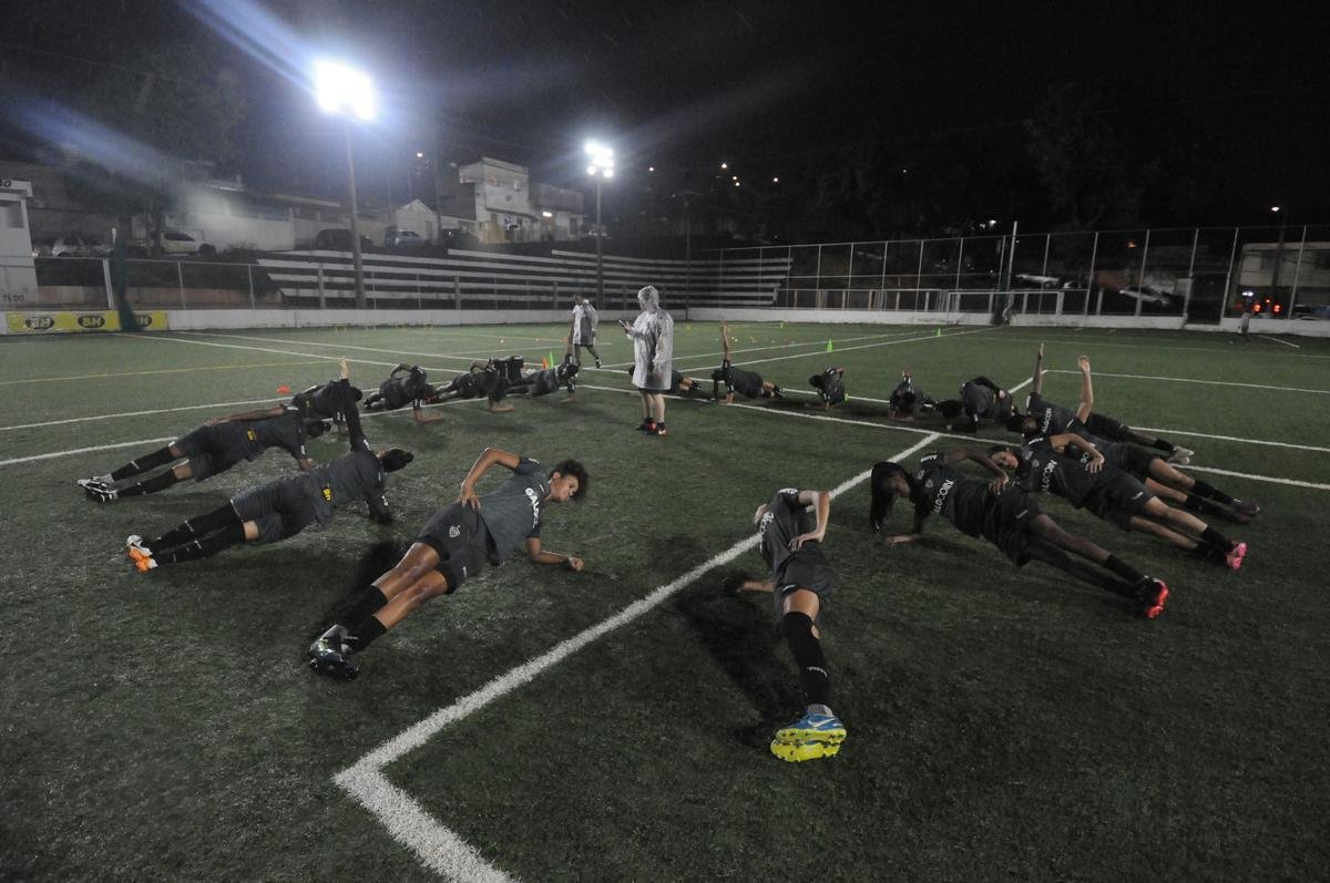 Reportagem acompanhou rotina de treinos do time feminino do Atltico