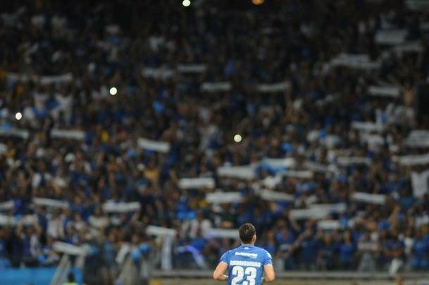 Fotos do jogos entre Cruzeiro e Deportivo Lara no Mineiro
