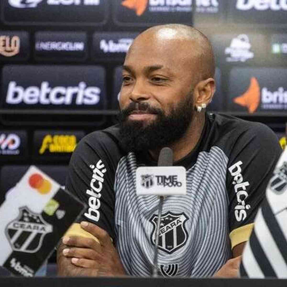Cruzeiro anuncia contratação de Chay, do Botafogo, cruzeiro