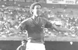 15- Tostão II - 97 gols em 213 jogos (1982 a 1985)