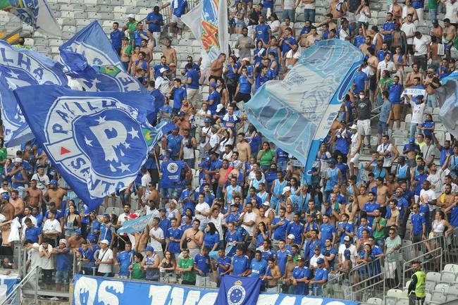 Fotos da torcida do Cruzeiro no clssico contra o Atltico, no Mineiro, pela nona rodada do Campeonato Mineiro