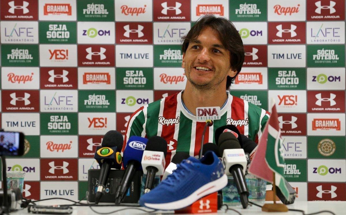 O Fluminense anunciou a contratao do experiente zagueiro Matheus Ferraz, de 33 anos. O jogador defendeu o Amrica na ltima temporada