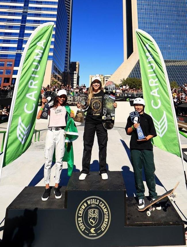 Pmela Rosa faz dobradinha com Rayssa Leal e conquista bi mundial de skate street