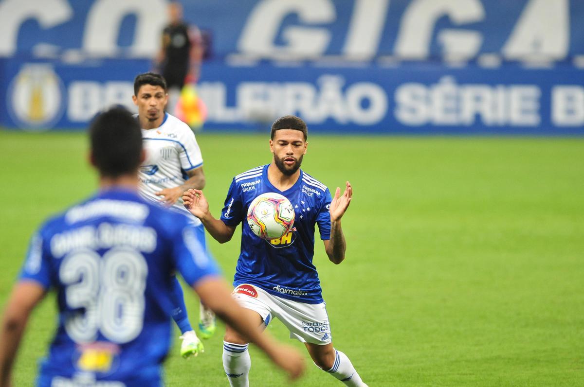 Fotos do jogo entre Cruzeiro e Ava, no Mineiro, pela 11 rodada da Srie B do Brasileiro